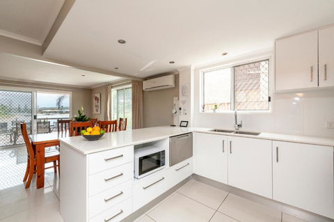 Saltwater Villas - Pet Friendly Accommodation - Accommodation Daintree 3