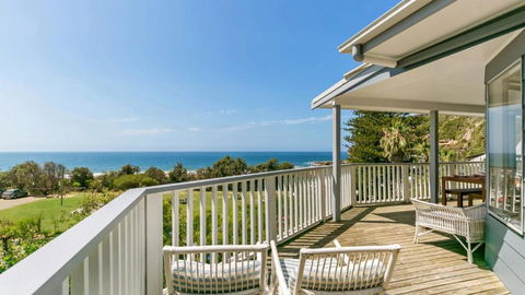 Salty Air Beachside Cottage At Killcare - Accommodation Daintree 0
