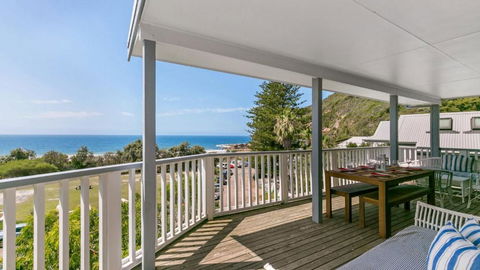 Salty Air Beachside Cottage At Killcare - Accommodation Daintree 2