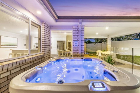 Salty Pause At Bondi House - With Spa And Pet Friendly! - Accommodation Daintree 1