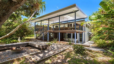 Salty Seaside - Accommodation Daintree 0