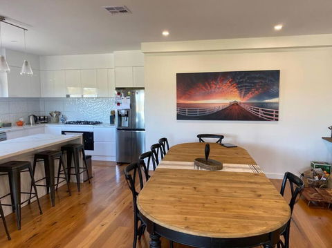 Sanary A Modern Beach Home In Martha Cove - Accommodation Daintree 2