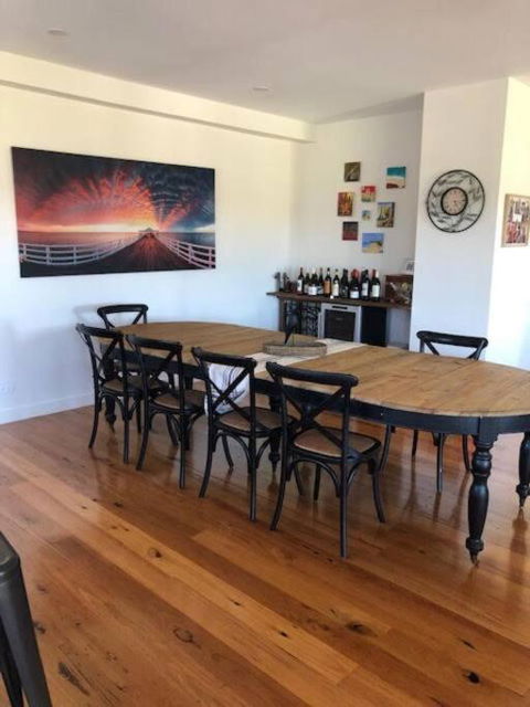 Sanary A Modern Beach Home In Martha Cove - Accommodation Daintree 3