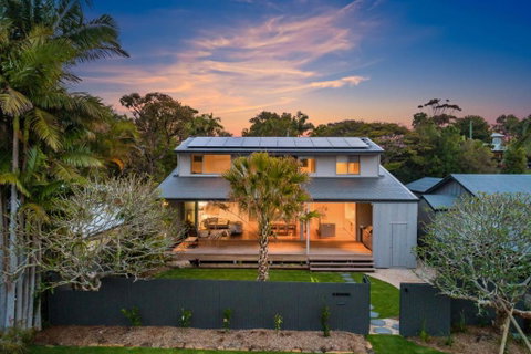 Sanctuary On Browning - Accommodation Daintree 0