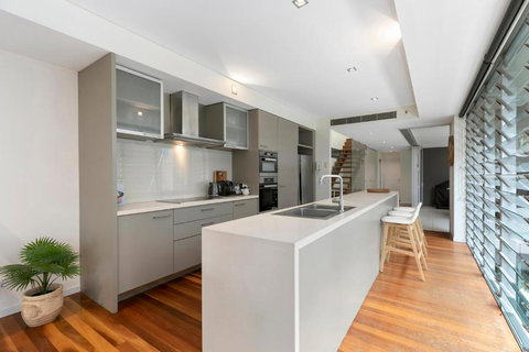 Sanctuary @ Sunshine - Accommodation Daintree 3