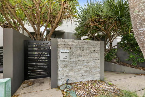 Sanctuary @ Sunshine - Accommodation Daintree 1