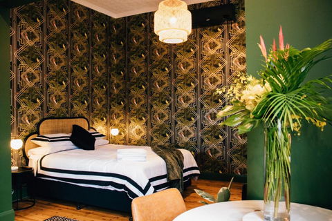 Rooms Of Renown - The Gilded Globe - Accommodation Daintree 0