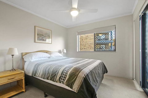 Sandalwood Unit 1 66 Lower Gay Tce - Accommodation Daintree 1