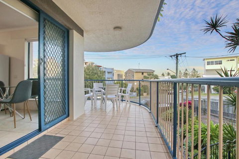 Sandalwood Unit 1 66 Lower Gay Tce - Accommodation Daintree 2