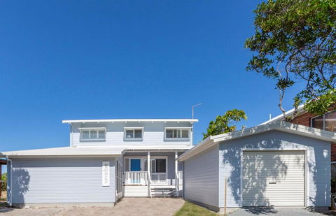 Sandpiper Beachfront House - Hastings Point - Accommodation Daintree 1