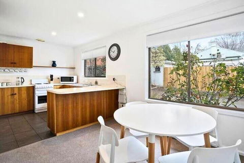 Sandy Bay Cozy Cottage Close To CBD - Accommodation Daintree 1