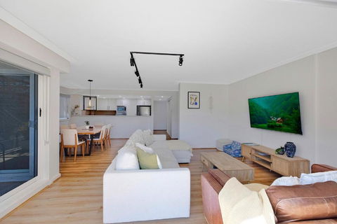 Sandy Cove Apartment The Entrance 8 - Accommodation Daintree 2