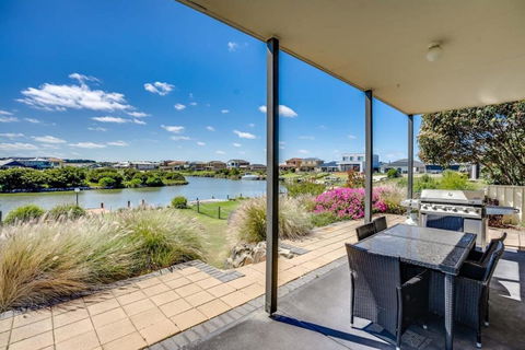 T2 12 Wentworth Pde Hindmarsh Island - No Linen Included - Accommodation Daintree 1