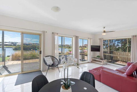 T2 12 Wentworth Pde Hindmarsh Island - No Linen Included - Accommodation Daintree 3