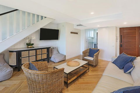 TARA7- On Trend At Taranaki - Accommodation Daintree 3