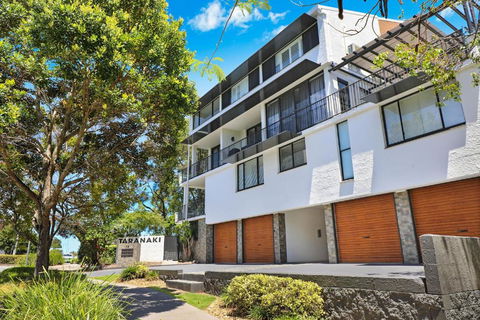 TARA7- On Trend At Taranaki - Accommodation Daintree 1