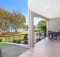 Beachport 14 - 2 BDRM Apt with Canal Views on Parkyn Pde - Accommodation Daintree