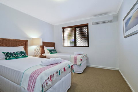Beachport Apartments - Accommodation Daintree 0