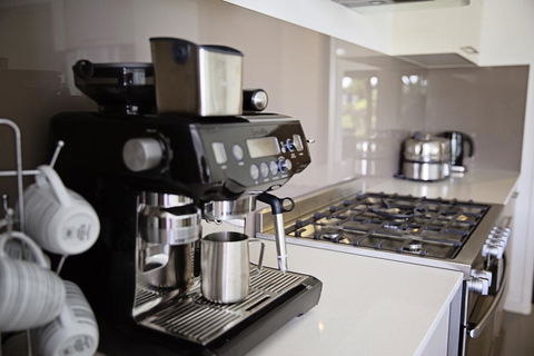 Beachside Family Entertainer - Free WIFI - Linen Included - Accommodation Daintree 3