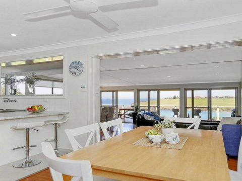 Beachview - Walking Track Straight Down To The Beach - Accommodation Daintree 3