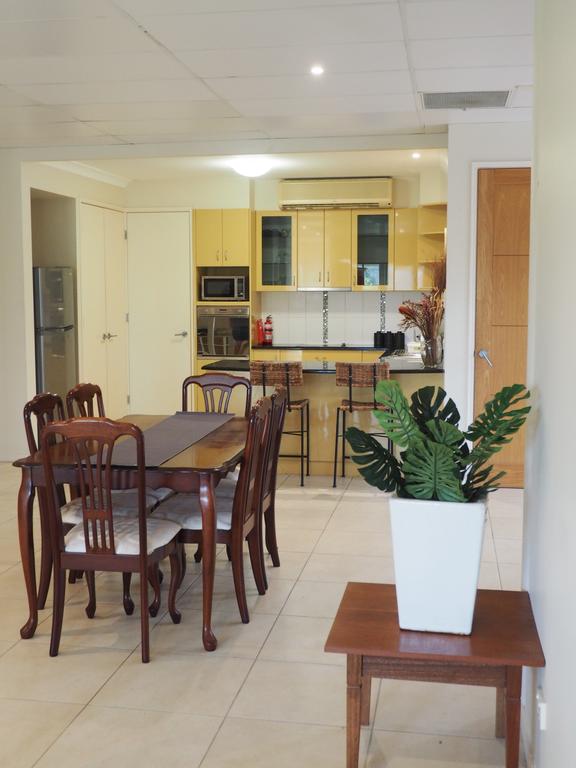 Mount Ommaney QLD Accommodation Daintree