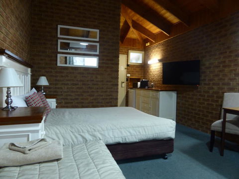 Beechworth Carriage Motor Inn - Accommodation Daintree 2
