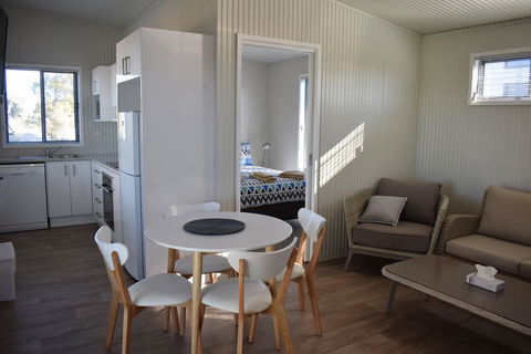 Bega Caravan Park - Accommodation Daintree 0