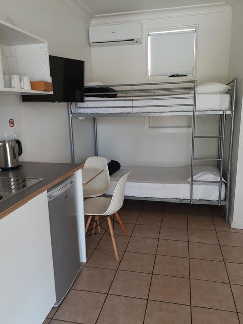Belmont Palms Motel - Accommodation Daintree 2