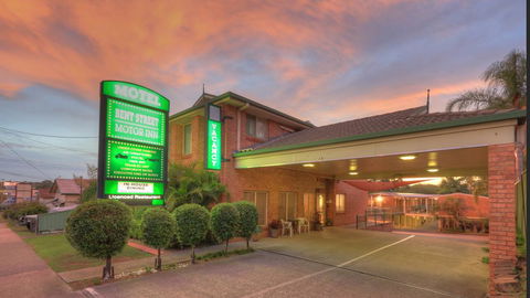 Bent Street Motor Inn - Accommodation Daintree 0