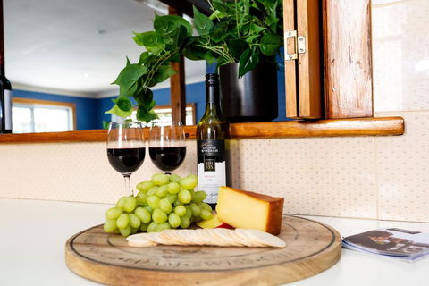 Best Central House - SLEEPS 11 !! - Accommodation Daintree 3