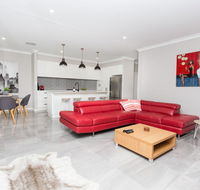 Best Central Wagga Townhouse - Accommodation Daintree