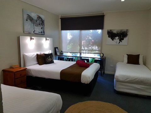 Bidgee Motor Inn - Accommodation Daintree 2