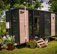Big Tiny Paz Seven Hills Tiny House Tallarook - Accommodation Daintree