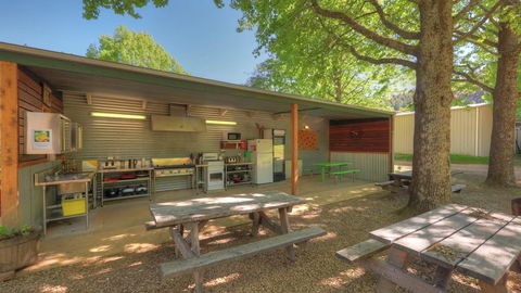 Big4 Porepunkah Holiday Park - Accommodation Daintree 2