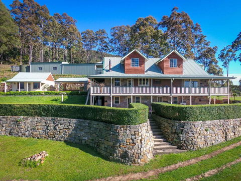 Bimbadeen Mountain Retreat - Accommodation Daintree 0