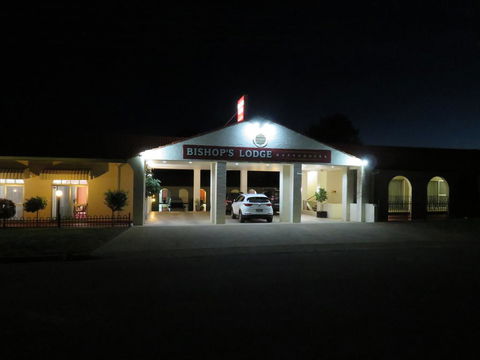 Bishops Lodge Narrandera - Accommodation Daintree 1