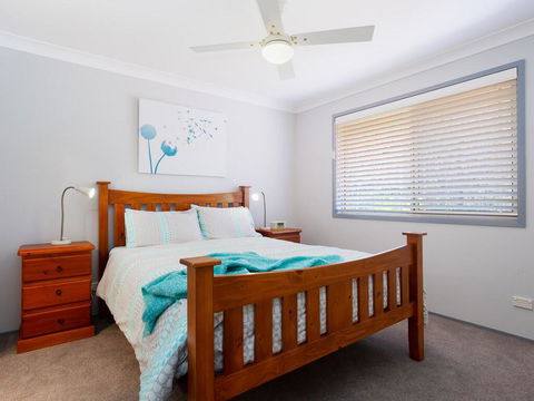 Blue Bay, 83a Rocky Point Road - Foxtel & Air Conditioning Downstairs - Accommodation Daintree 3