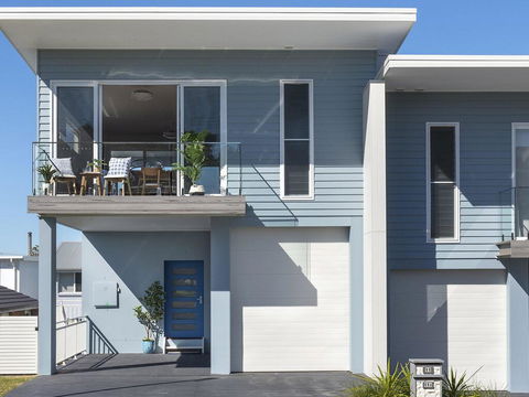 Blue Pelican - Pacific Views, Walk To Beach - Accommodation Daintree 0