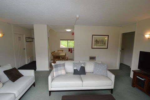 Bobuck 3B - Accommodation Daintree 2