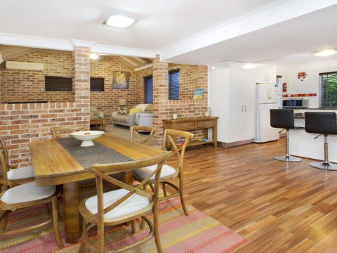 Bombo Blue - Pet Friendly Townhouse - Accommodation Daintree 1