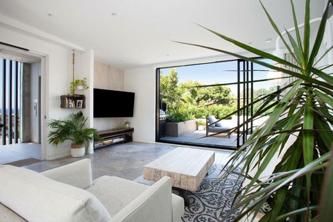 The Treehouse Penthouse - Accommodation Daintree 2