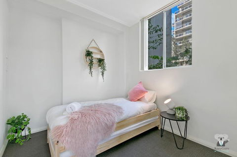 WARRICK FRAM 3 BEDS APT FREE PARKING WALK TO WESTFIELD CLOSE TO HOSPITAL NWF003 - Accommodation Daintree 1