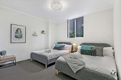 WARRICK FRAM 3 BEDS APT FREE PARKING WALK TO WESTFIELD CLOSE TO HOSPITAL NWF003 - Accommodation Daintree 2