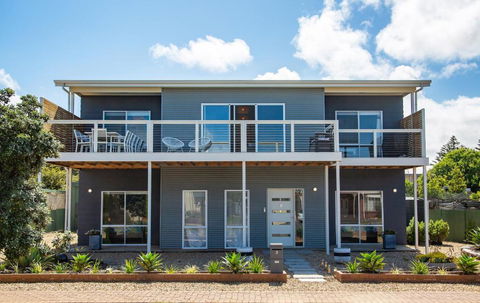 Xanadu - Aldinga Beach - C21 SouthCoast Holidays - Accommodation Daintree 0