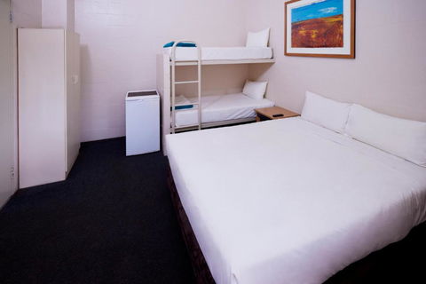 Outback Lodge - Accommodation Daintree 2