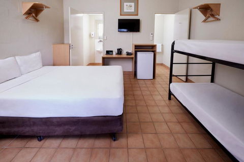 Outback Lodge - Accommodation Daintree 1