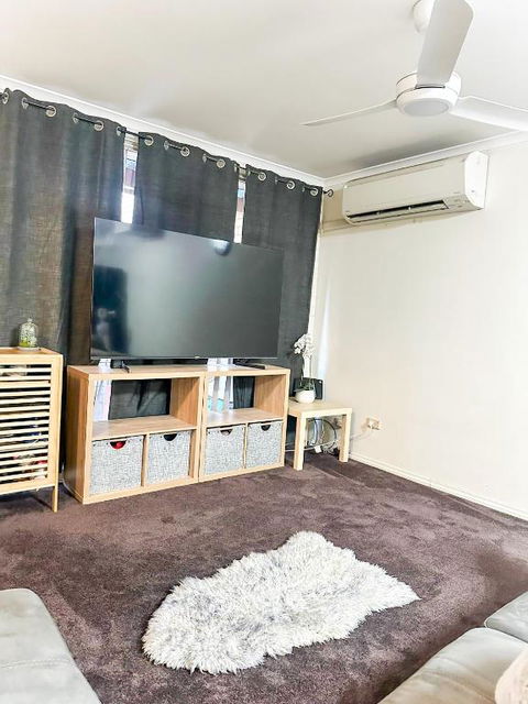 Queen Of The Desert Villa Secure & Gated 2 Bdrm Home - Accommodation Daintree 3