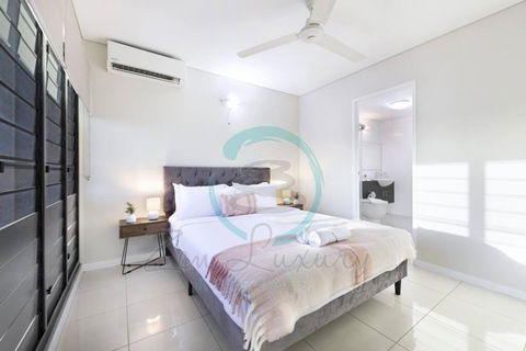 Zen On Stuart: 3-BR Penthouse Pad + Pool + BBQ - Accommodation Daintree 1