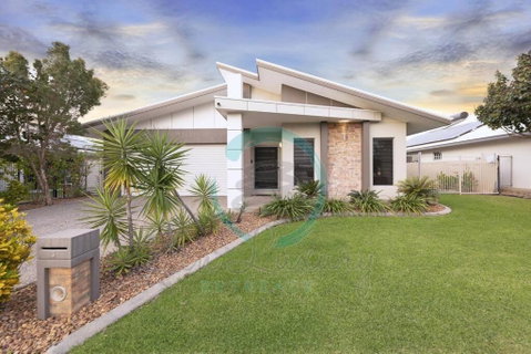 Zenhouse: 4BR Stylish Work/Family Home In Muirhead - Accommodation Daintree 0