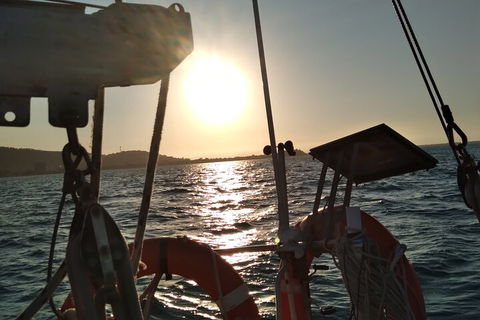 Townsville Private Hire Sunset Sail Sailing Cruise Boat Tour Charter Experience - Accommodation Daintree 4